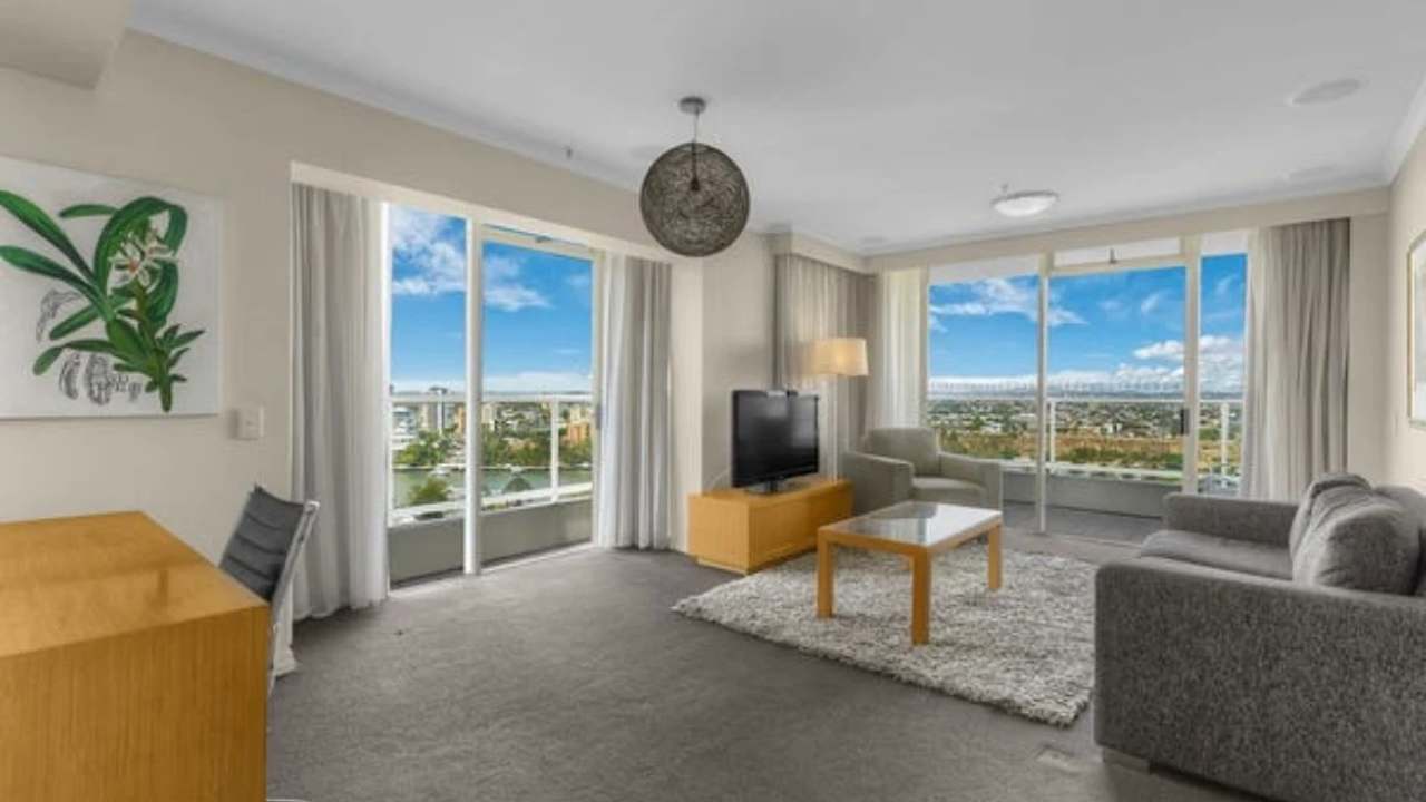 Furnished room with own bathroom