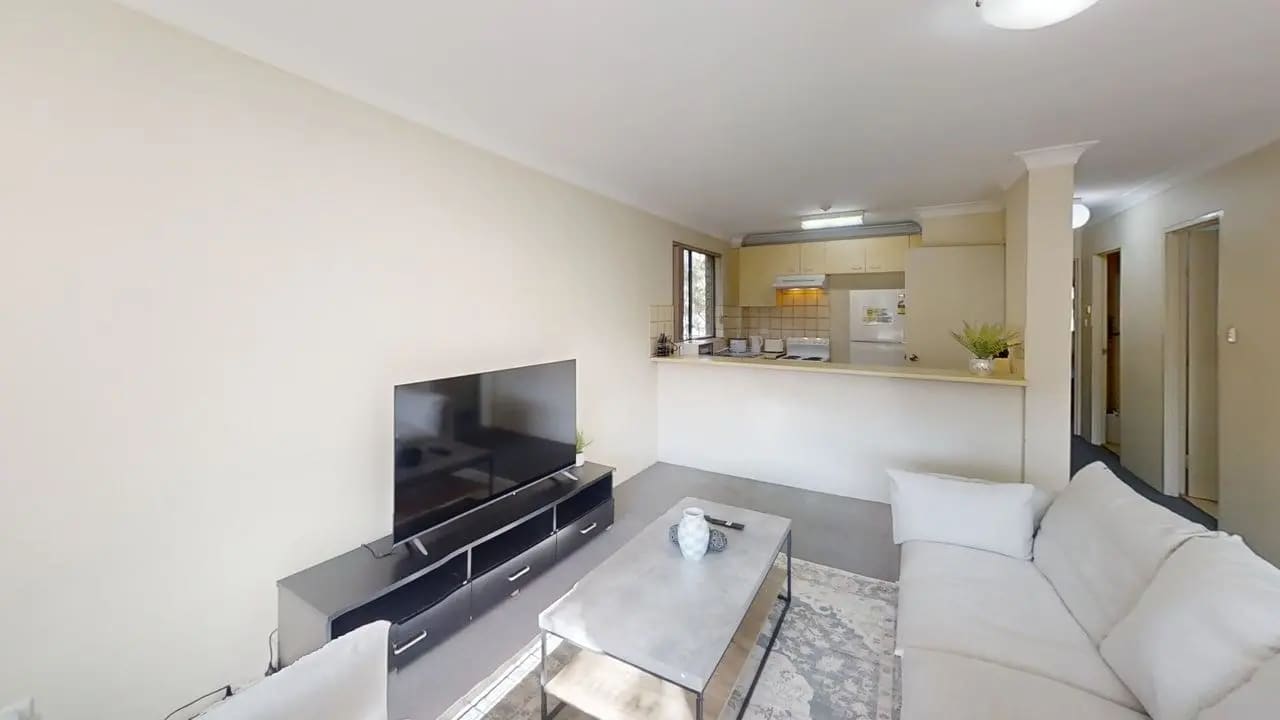 Furnished room in a flatshare