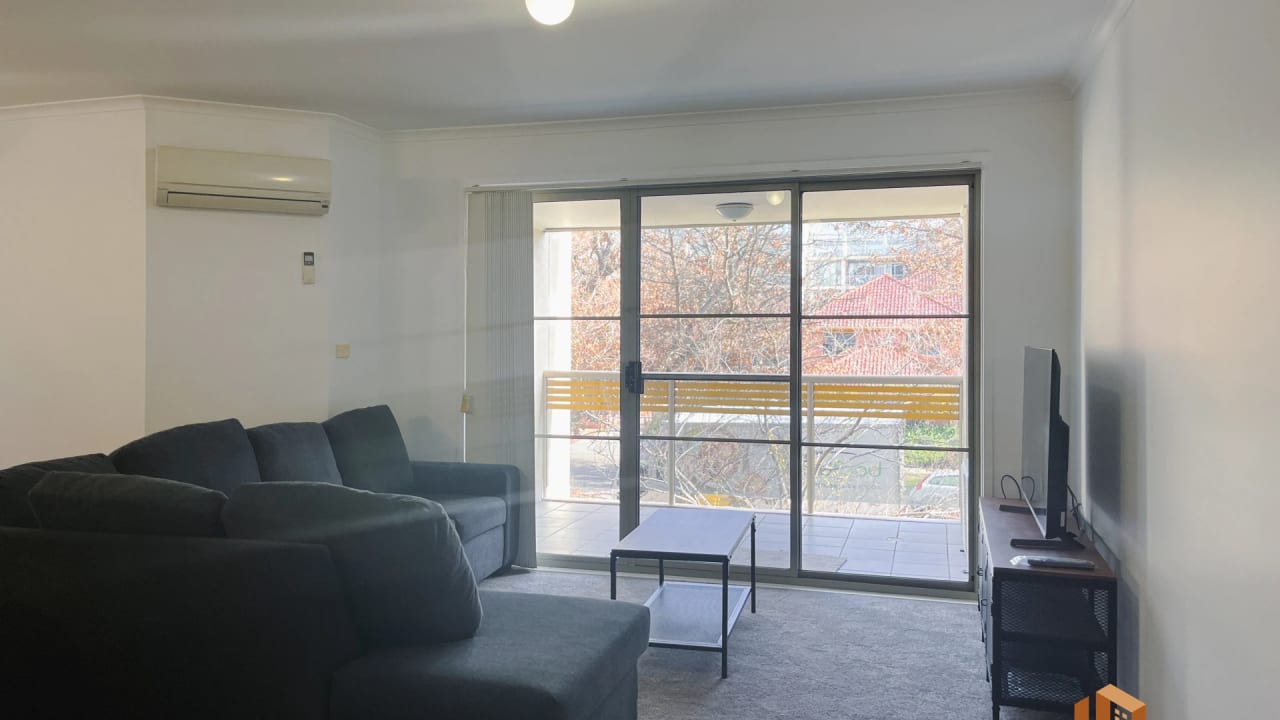 Furnished room with ensuite in a flatshare