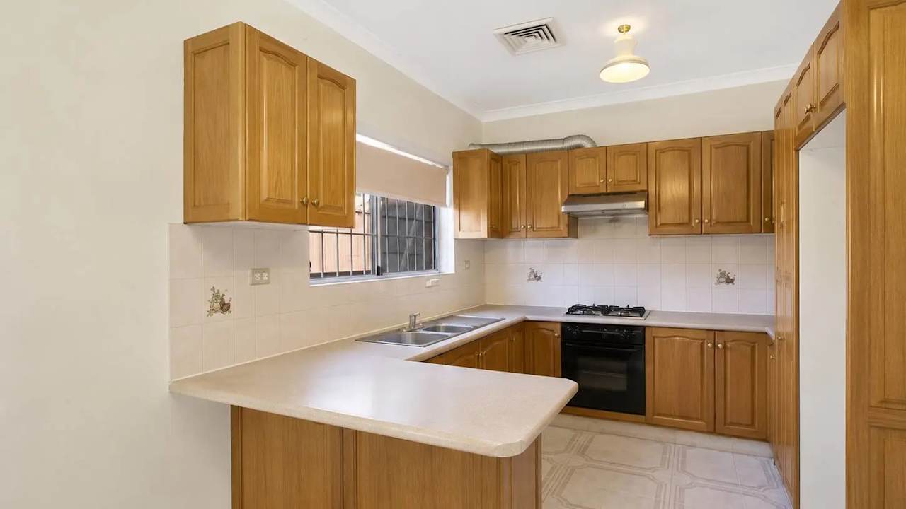Furnished room in a share house
