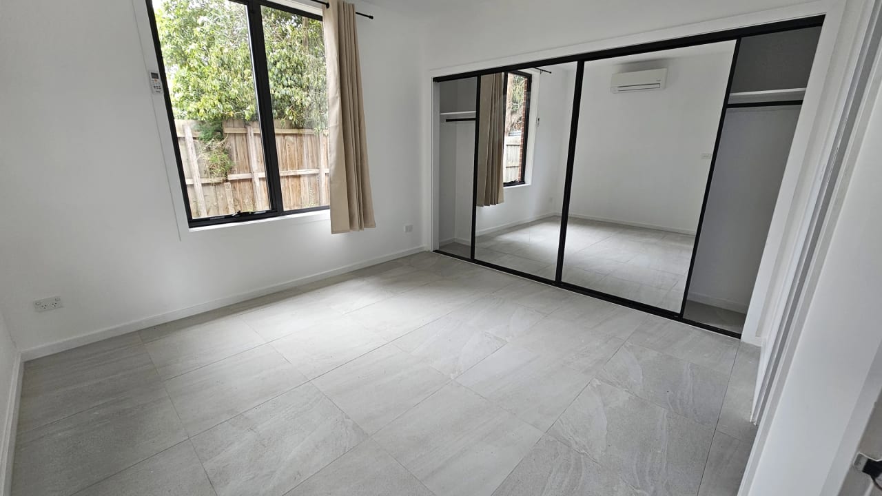 Room in a share house