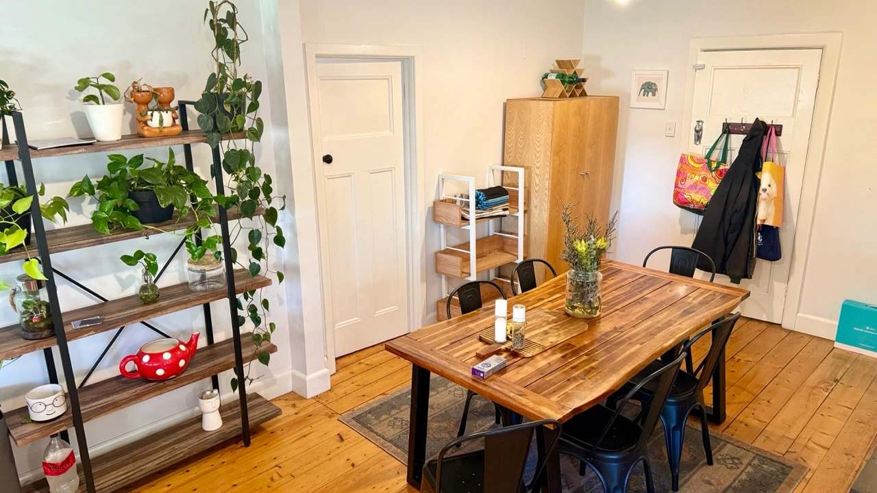 Room in a share house