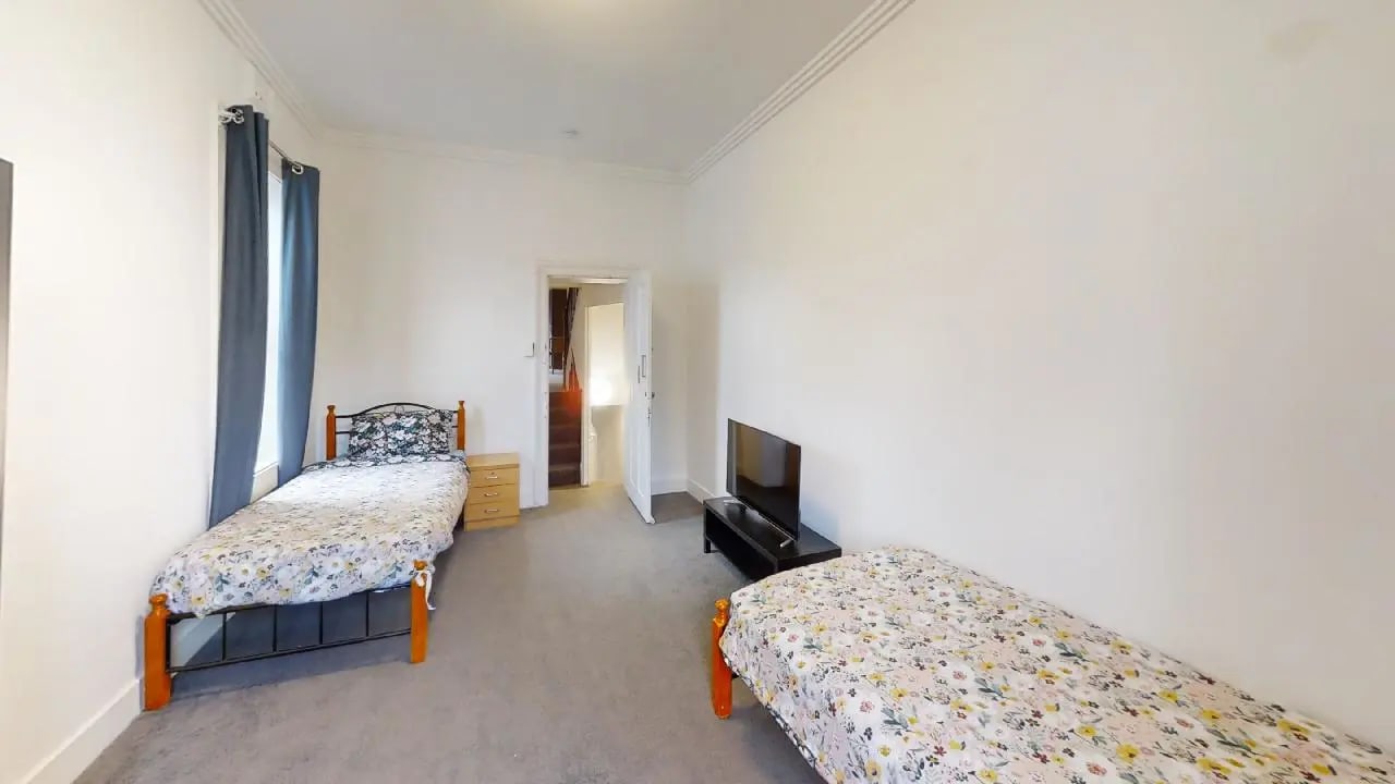 Furnished room in a share house