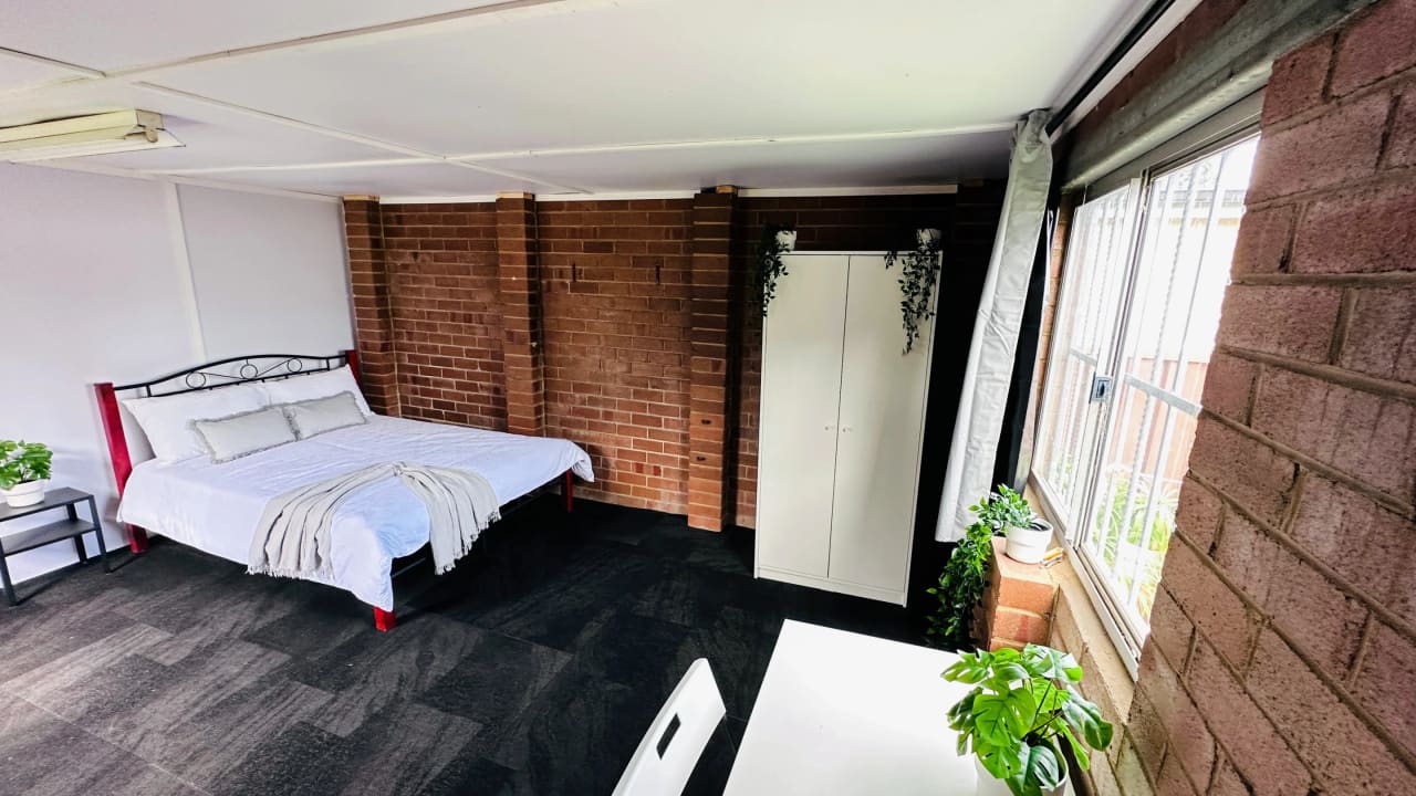 Furnished room in a share house