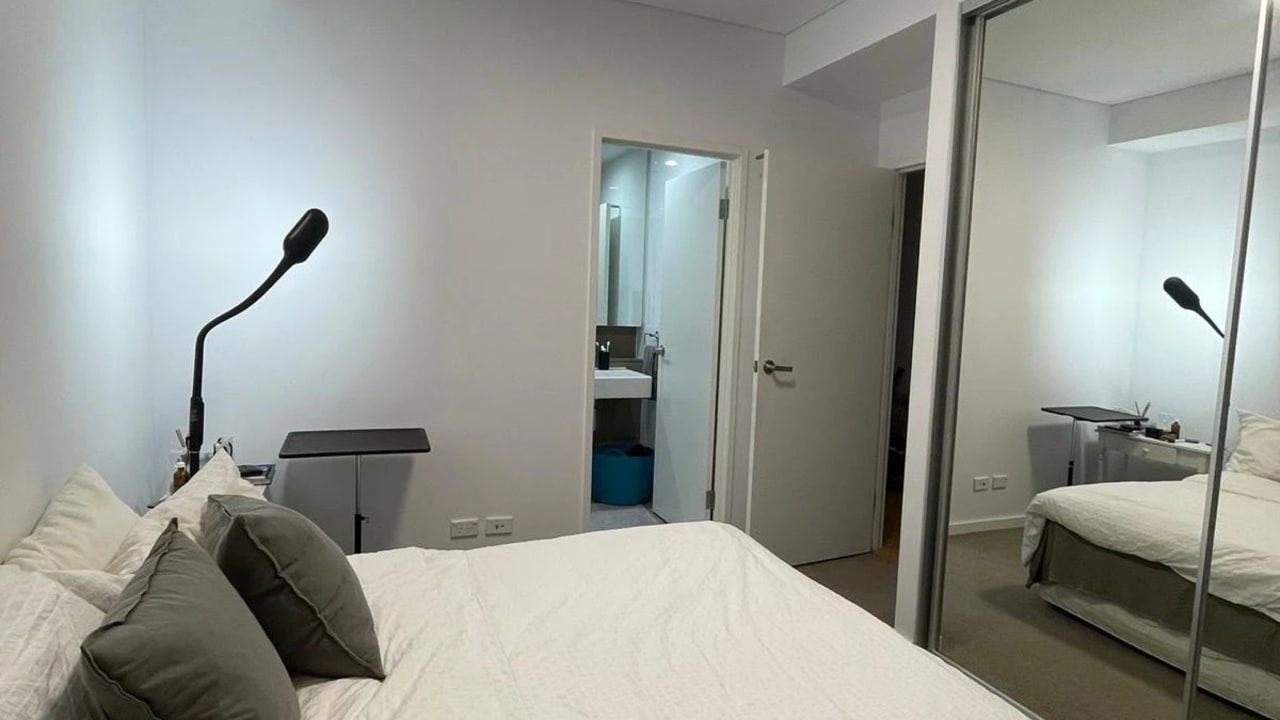 Furnished room with ensuite in a flatshare