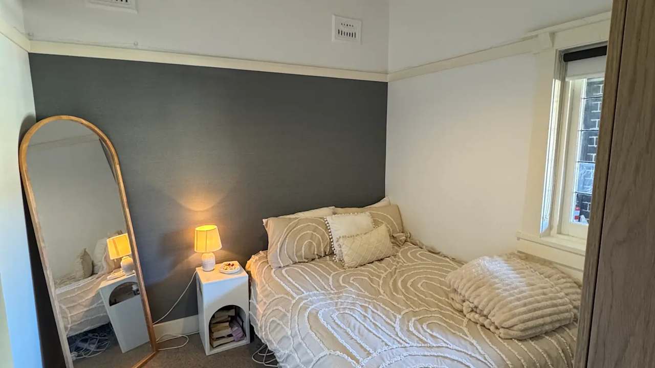 Furnished room in a flatshare