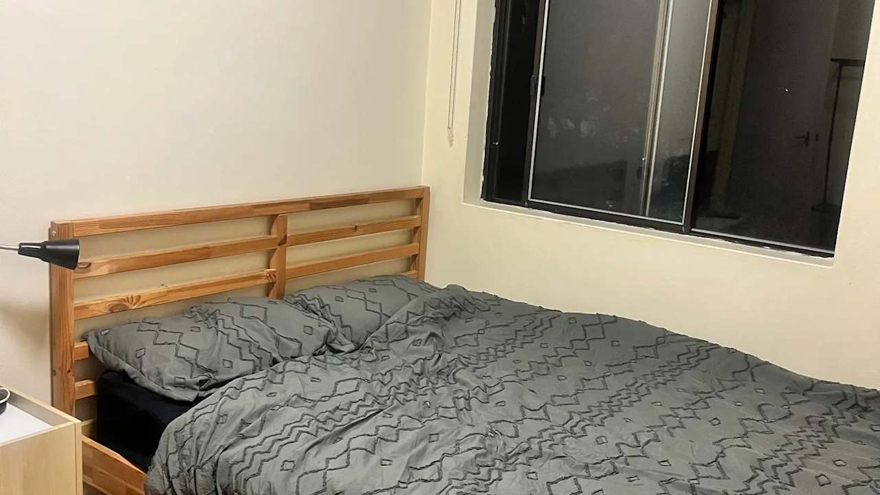 Furnished room in a flatshare