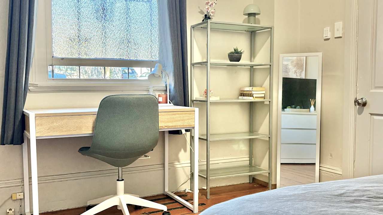 Furnished room in a share house