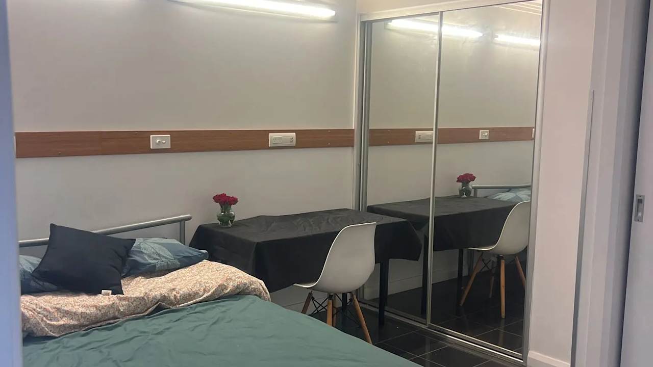 Furnished room with ensuite in a flatshare