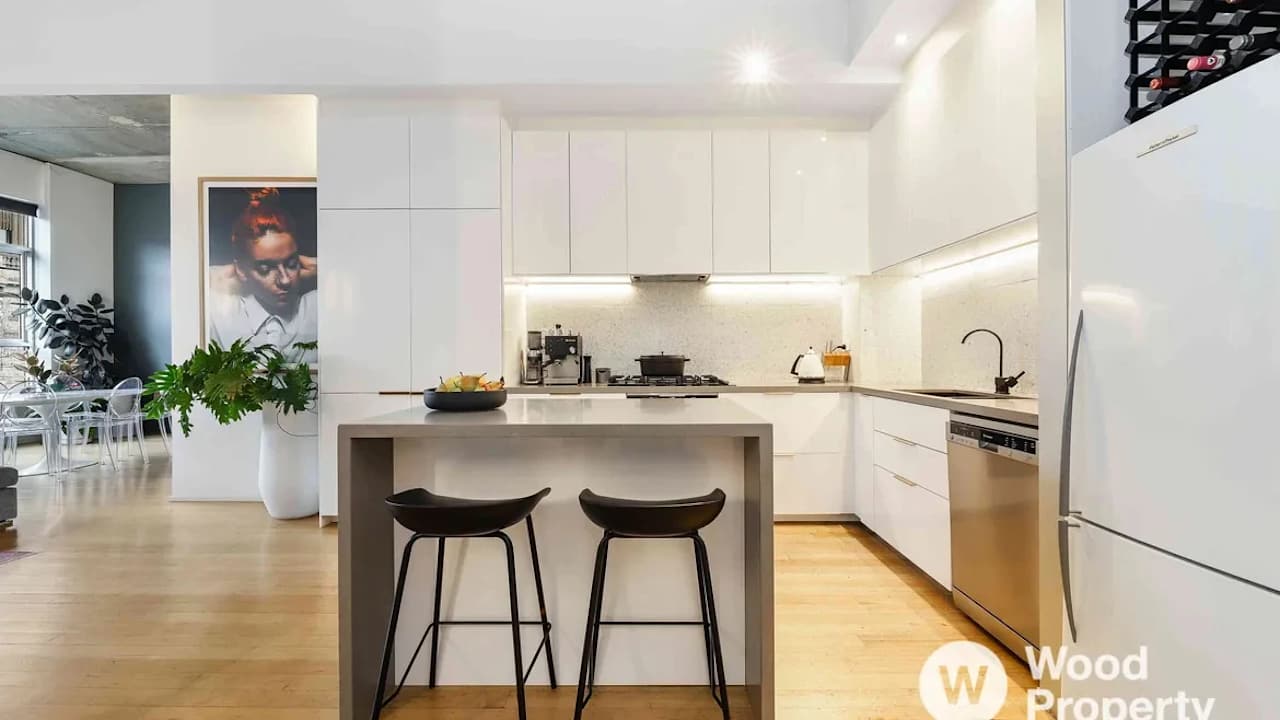 Unfurnished room in a flatshare