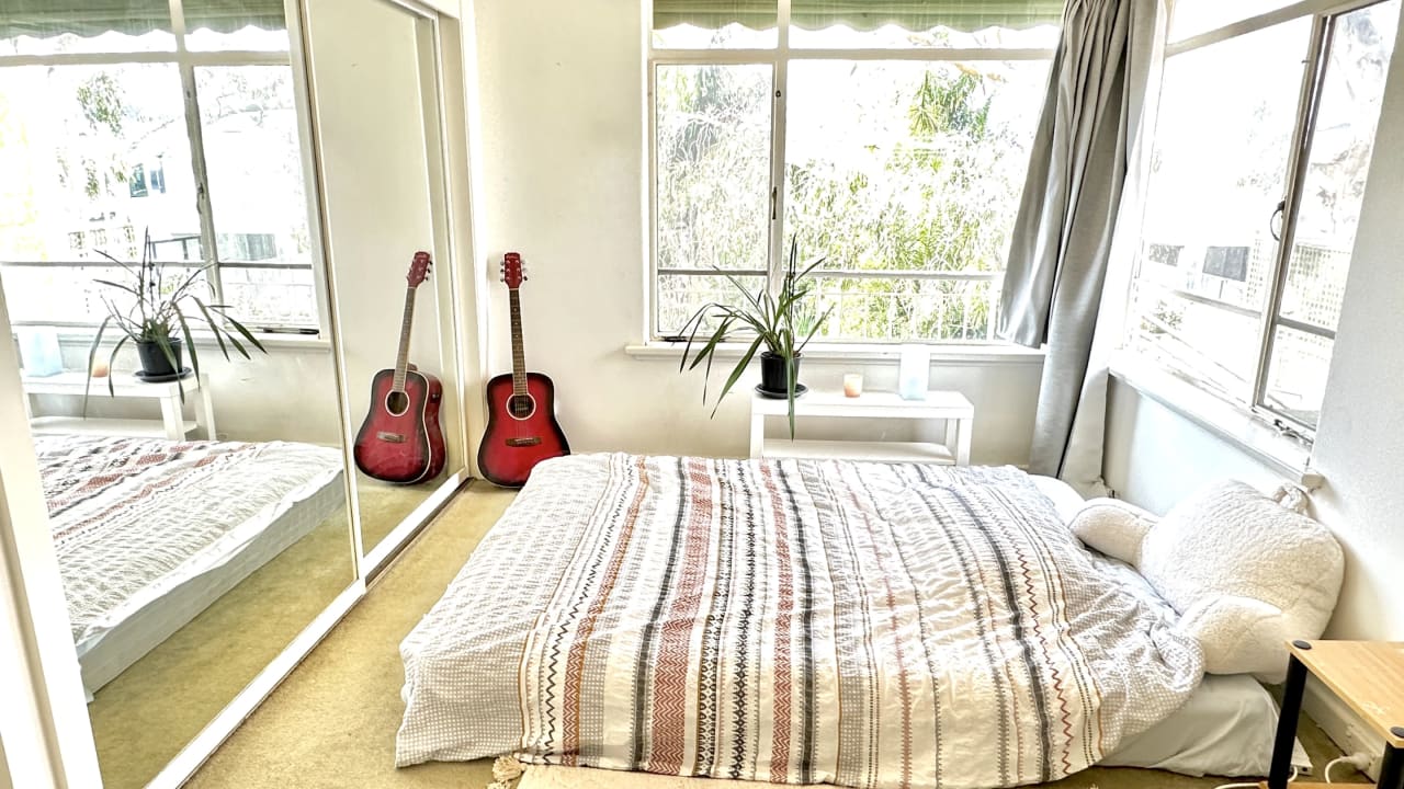 Furnished room in a share house