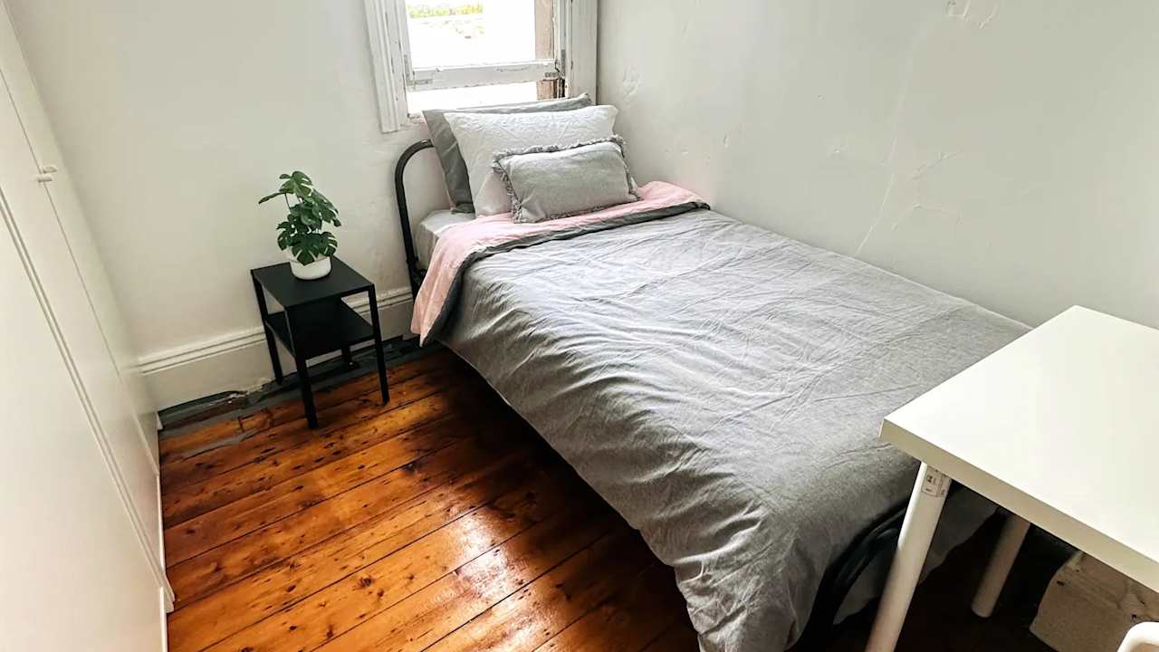 Furnished room in a share house