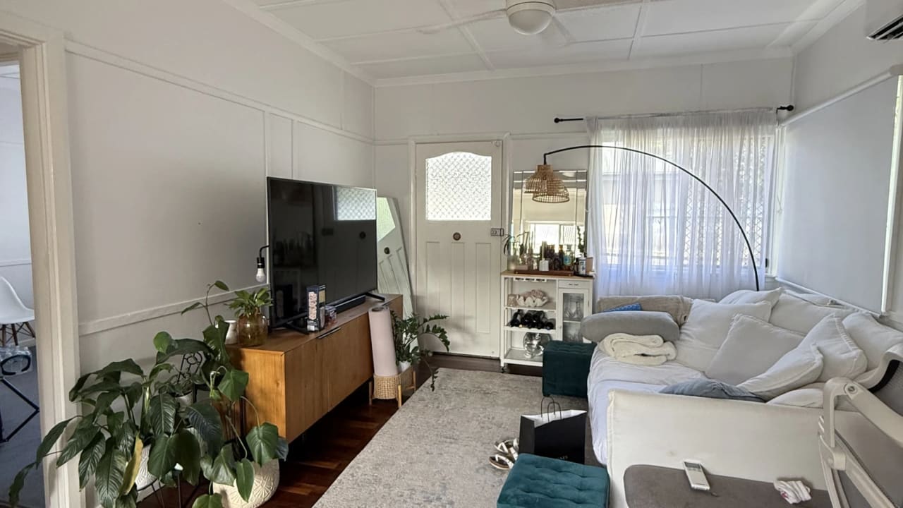 Room in a share house