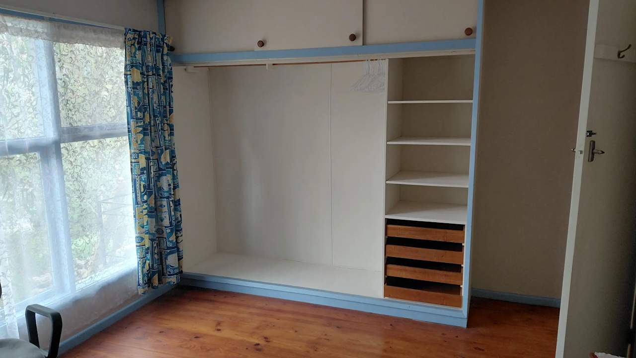 Room in a share house