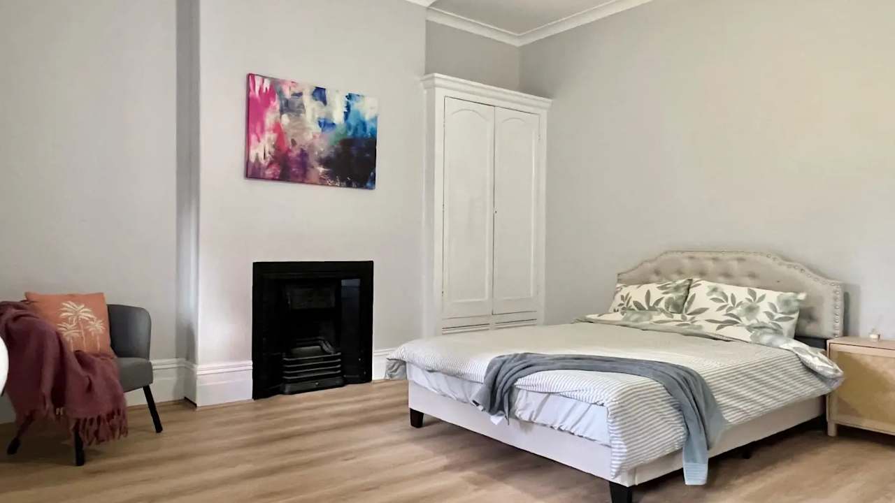 Furnished room with own bathroom
