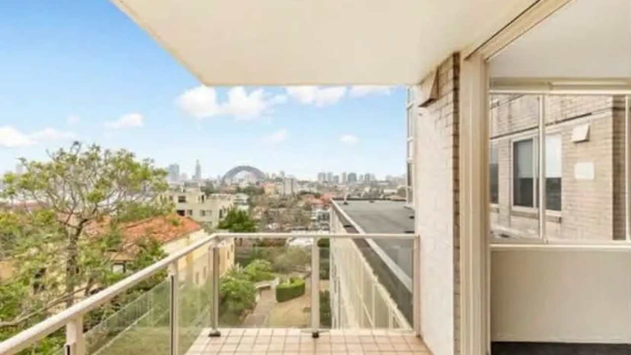 Unfurnished room in a flatshare