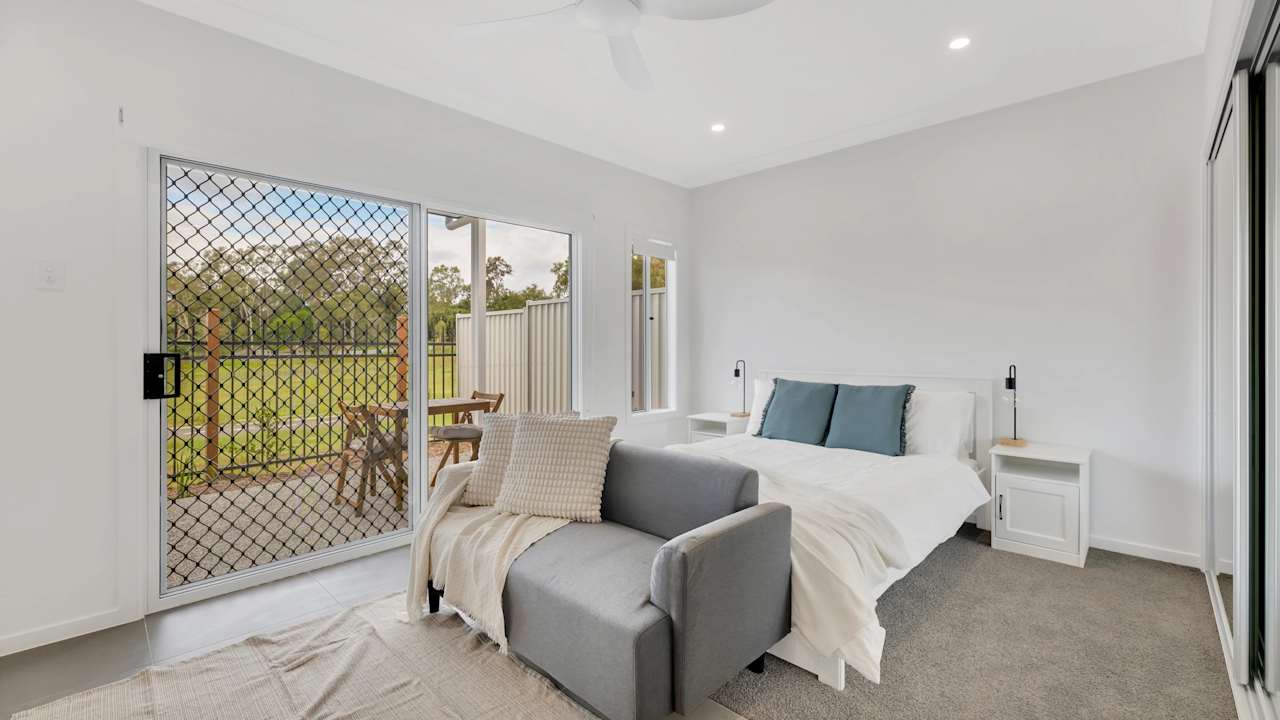 Furnished room with own bathroom