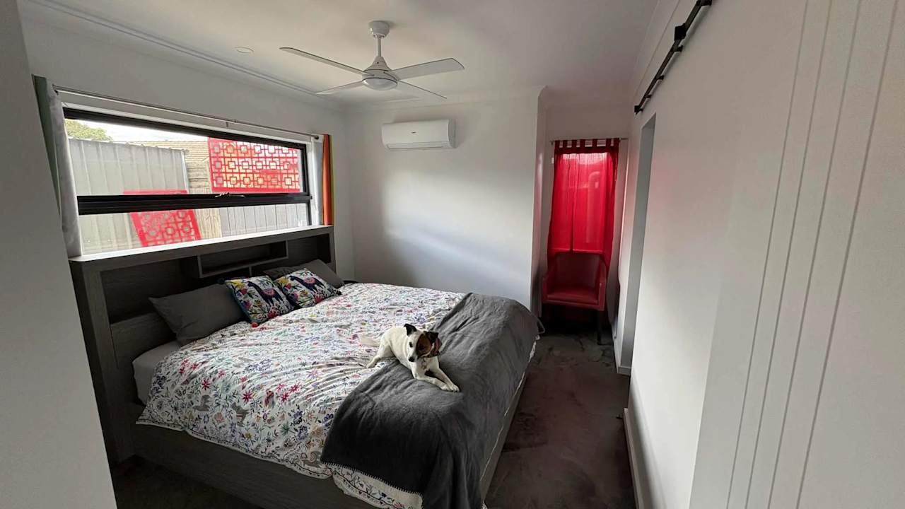 Furnished room in a share house