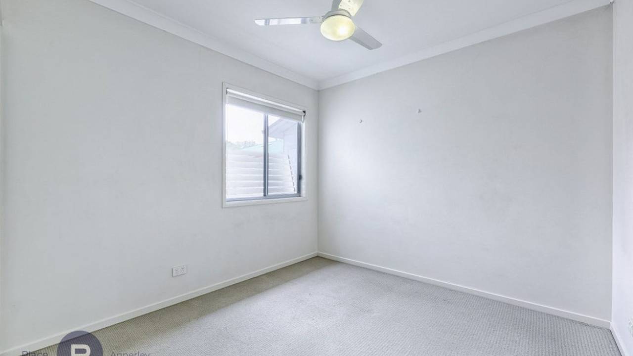 Unfurnished room in a flatshare