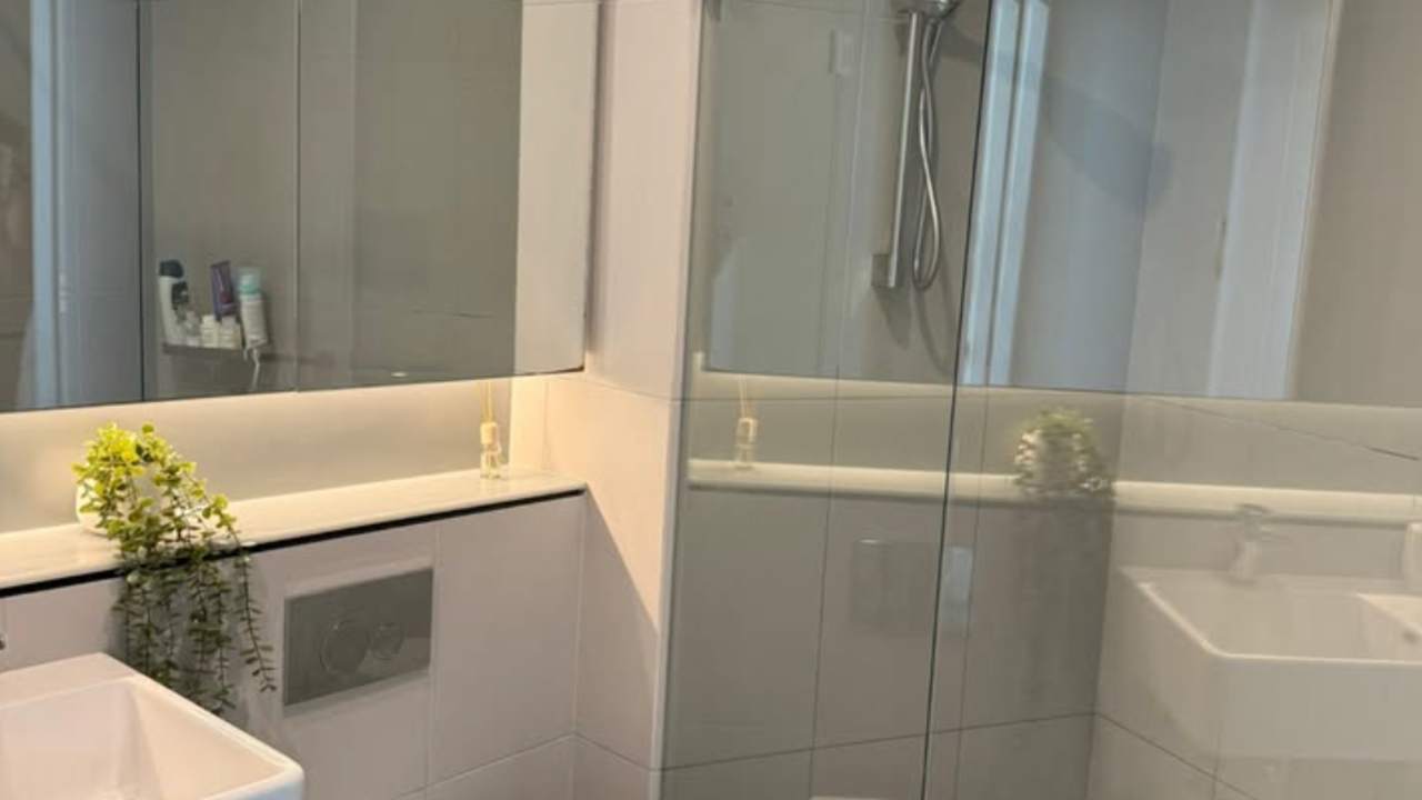 Furnished room with own bathroom