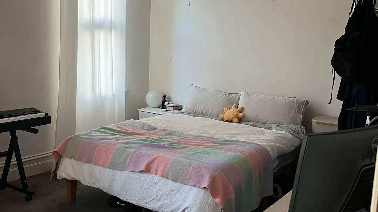 Furnished room in a share house