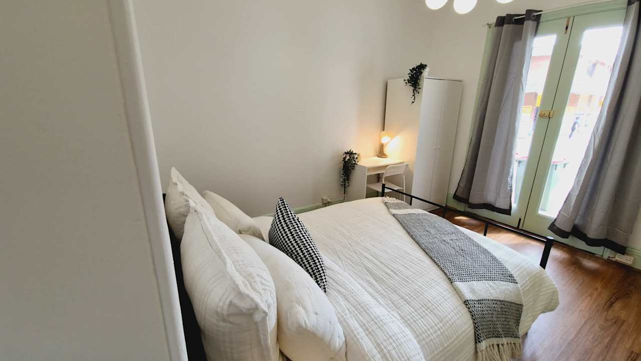 Furnished room in a share house