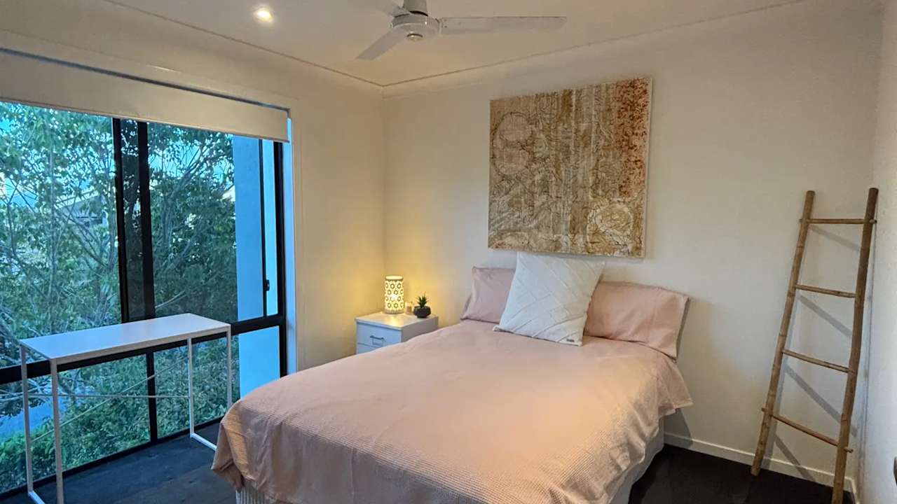 Furnished room in a share house