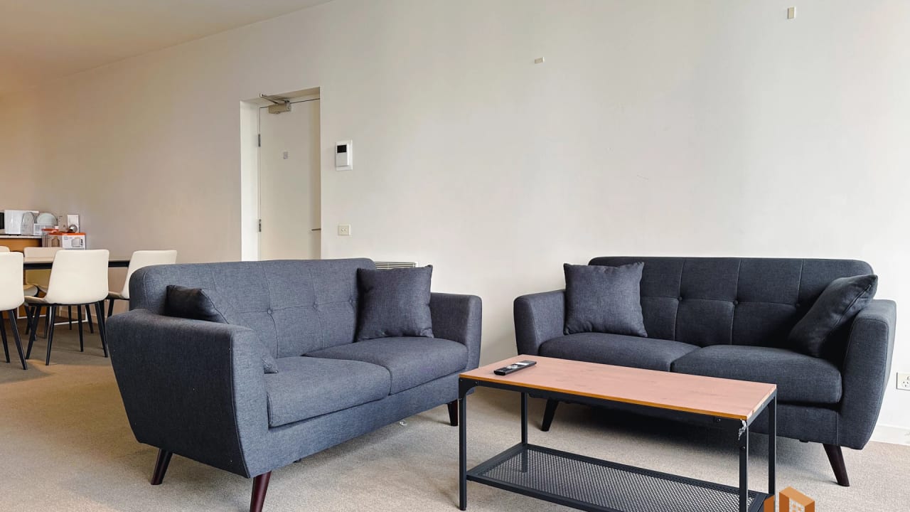 Furnished room in a flatshare