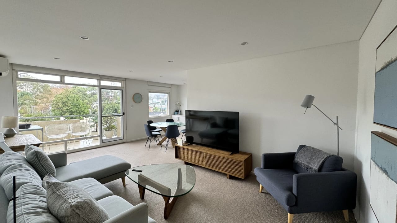 Furnished room in a flatshare