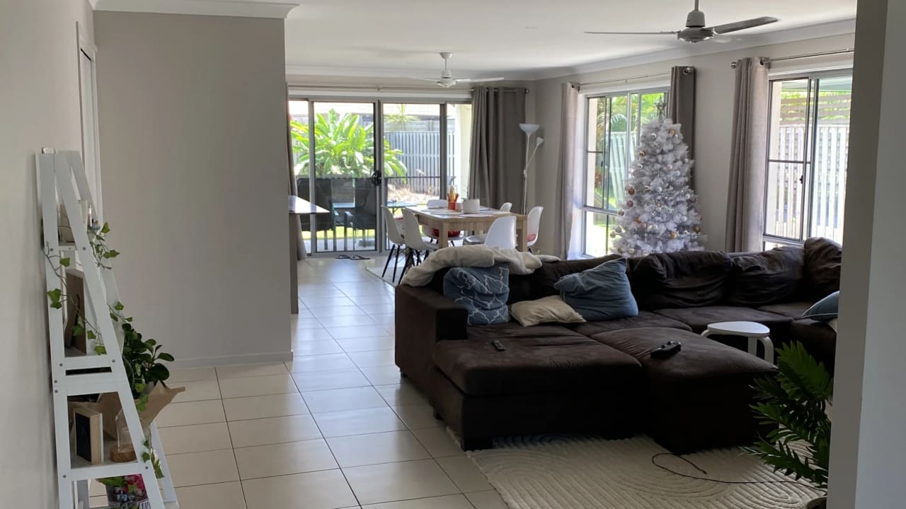 Unfurnished room in a share house