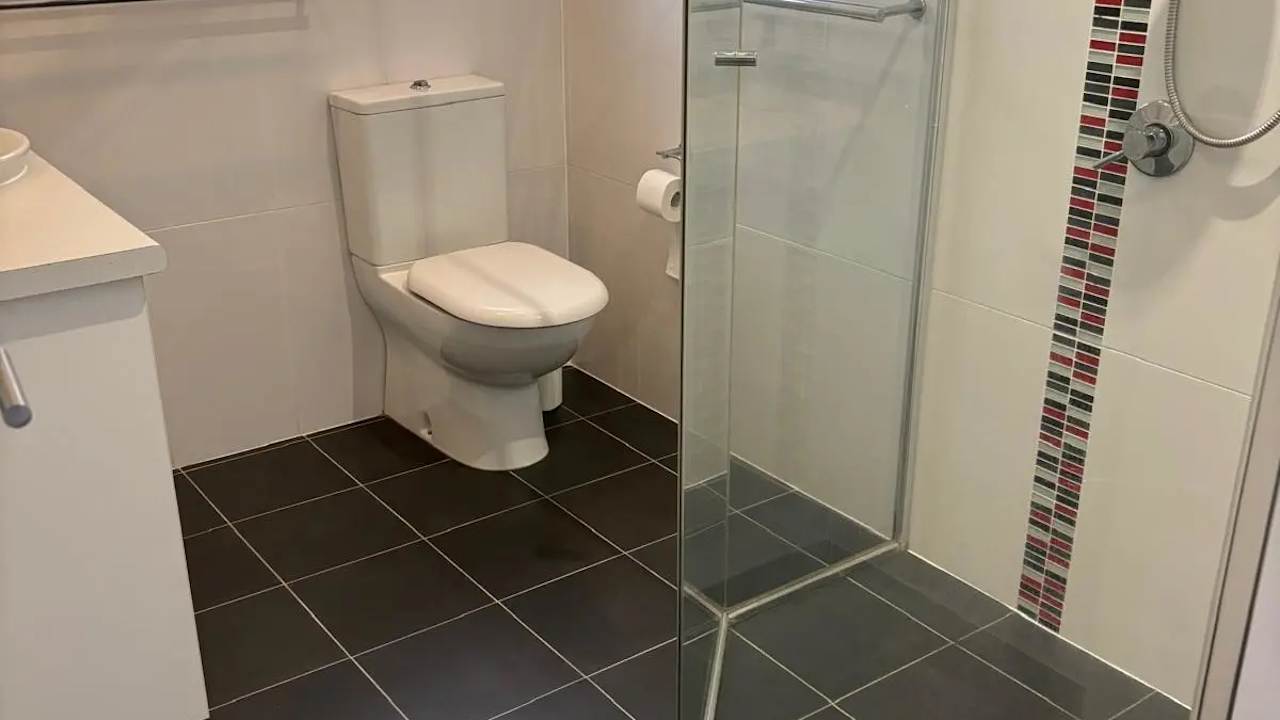 Furnished room with own bathroom