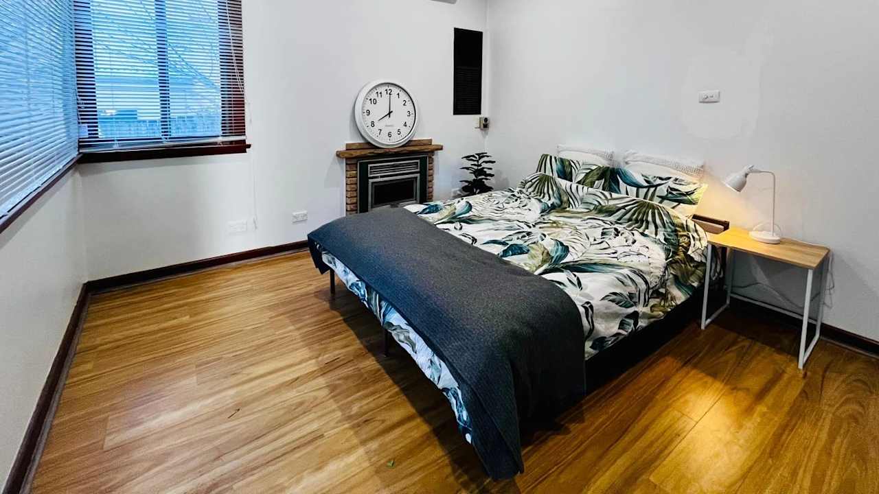 Whole property with 2 rooms for rent