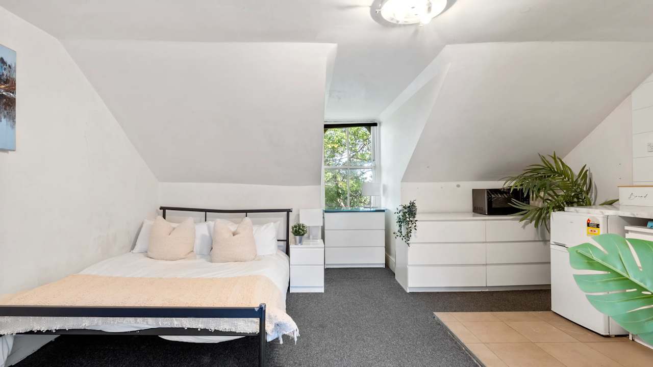 Furnished room studio flat for rent