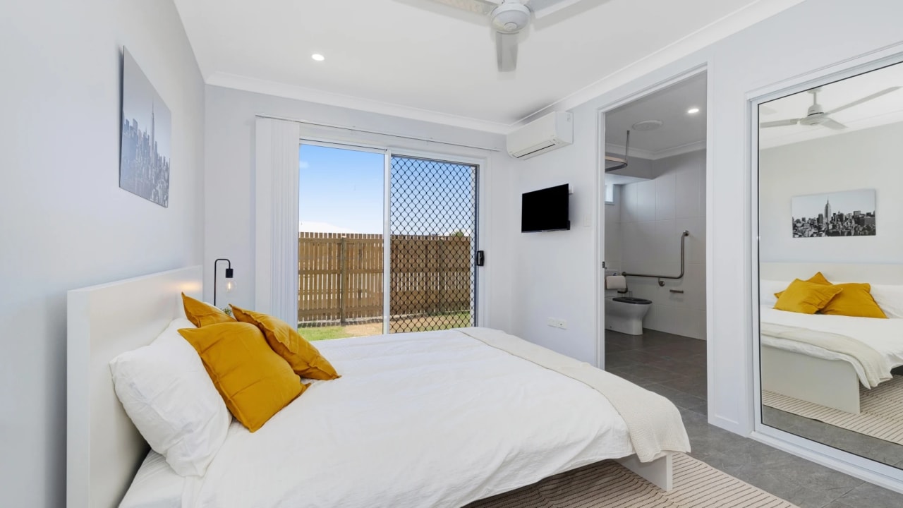 Furnished room with own bathroom
