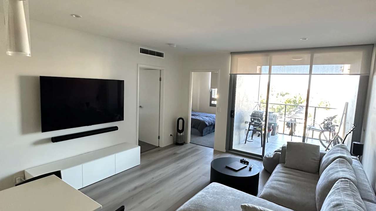 Furnished room in a flatshare