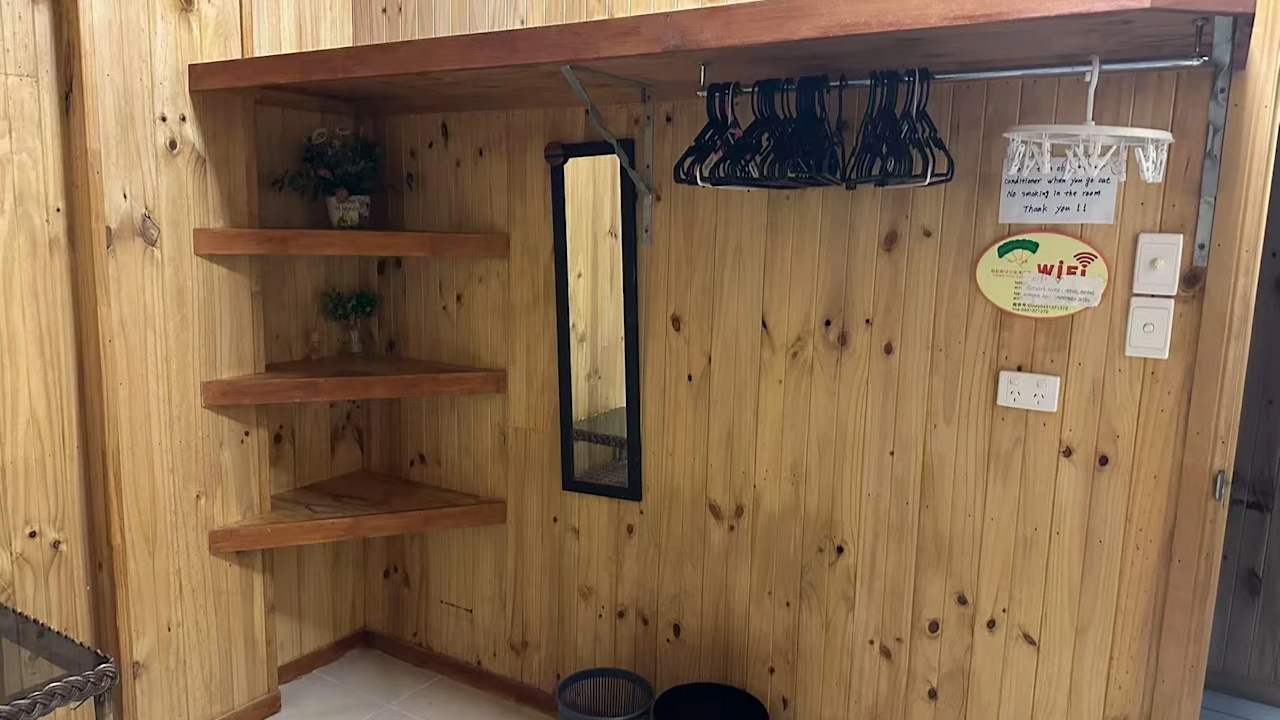 Room in a share house