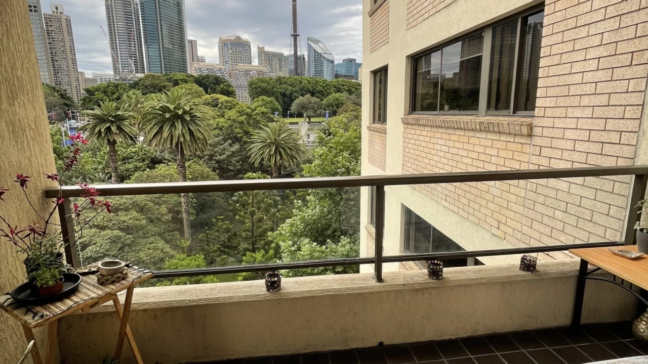Furnished room in a flatshare