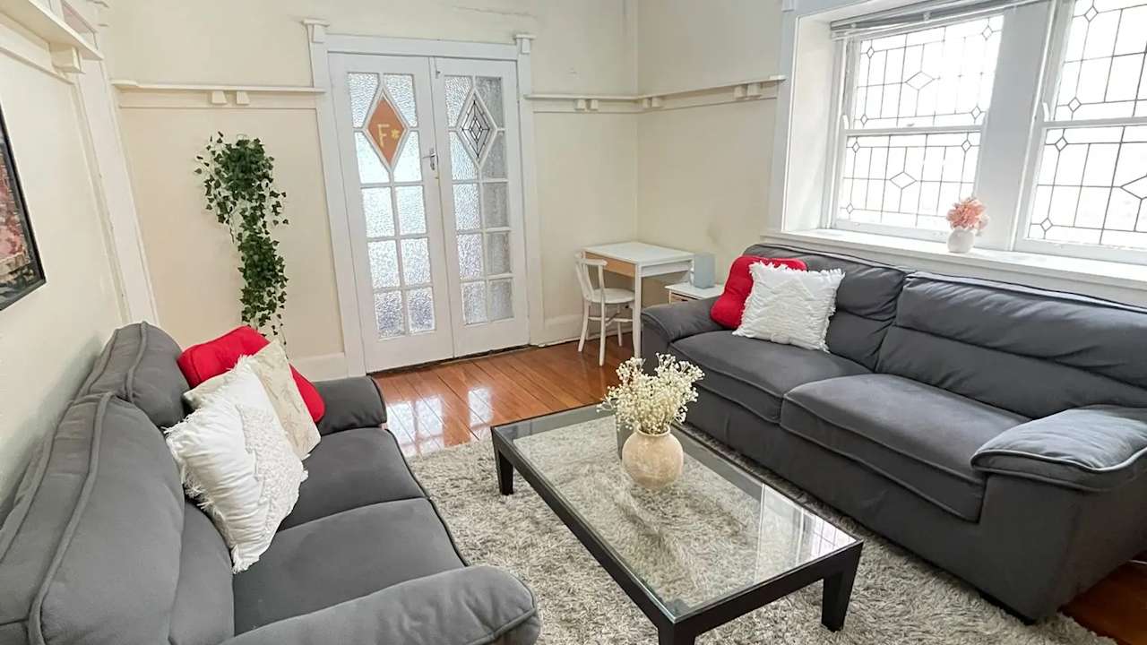 Whole property with 3 rooms for rent