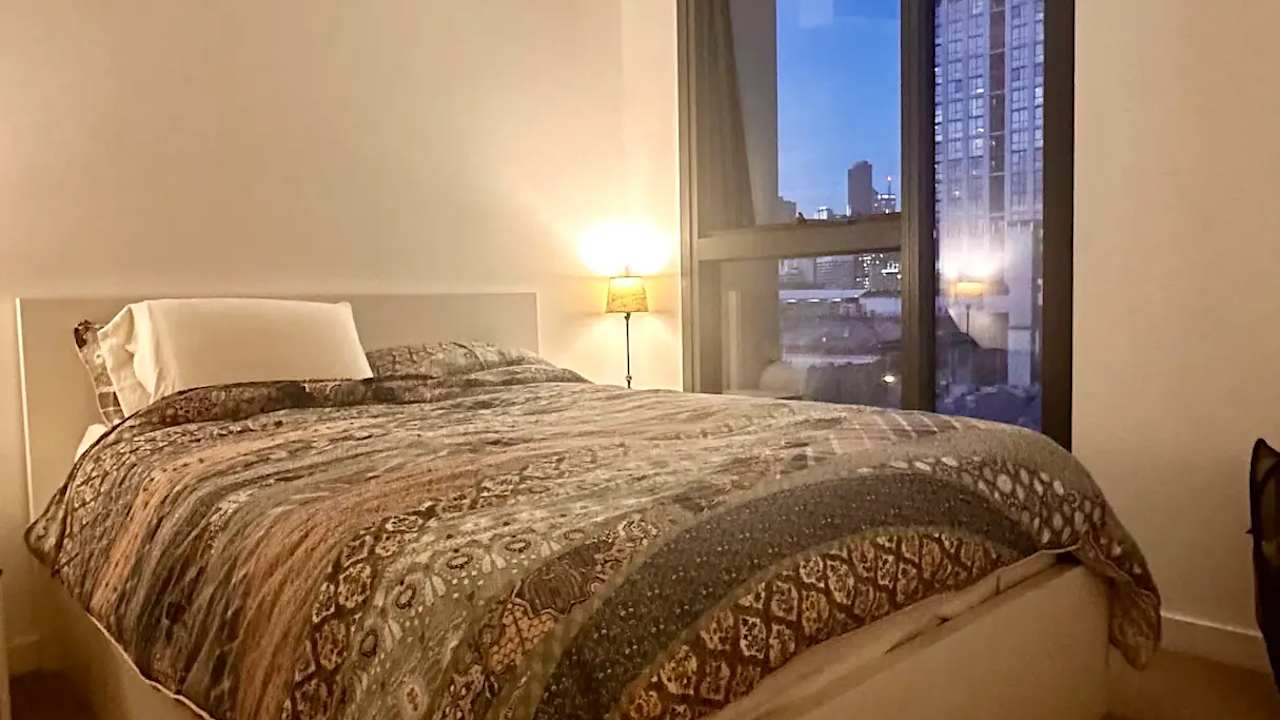 Furnished room with ensuite in a flatshare