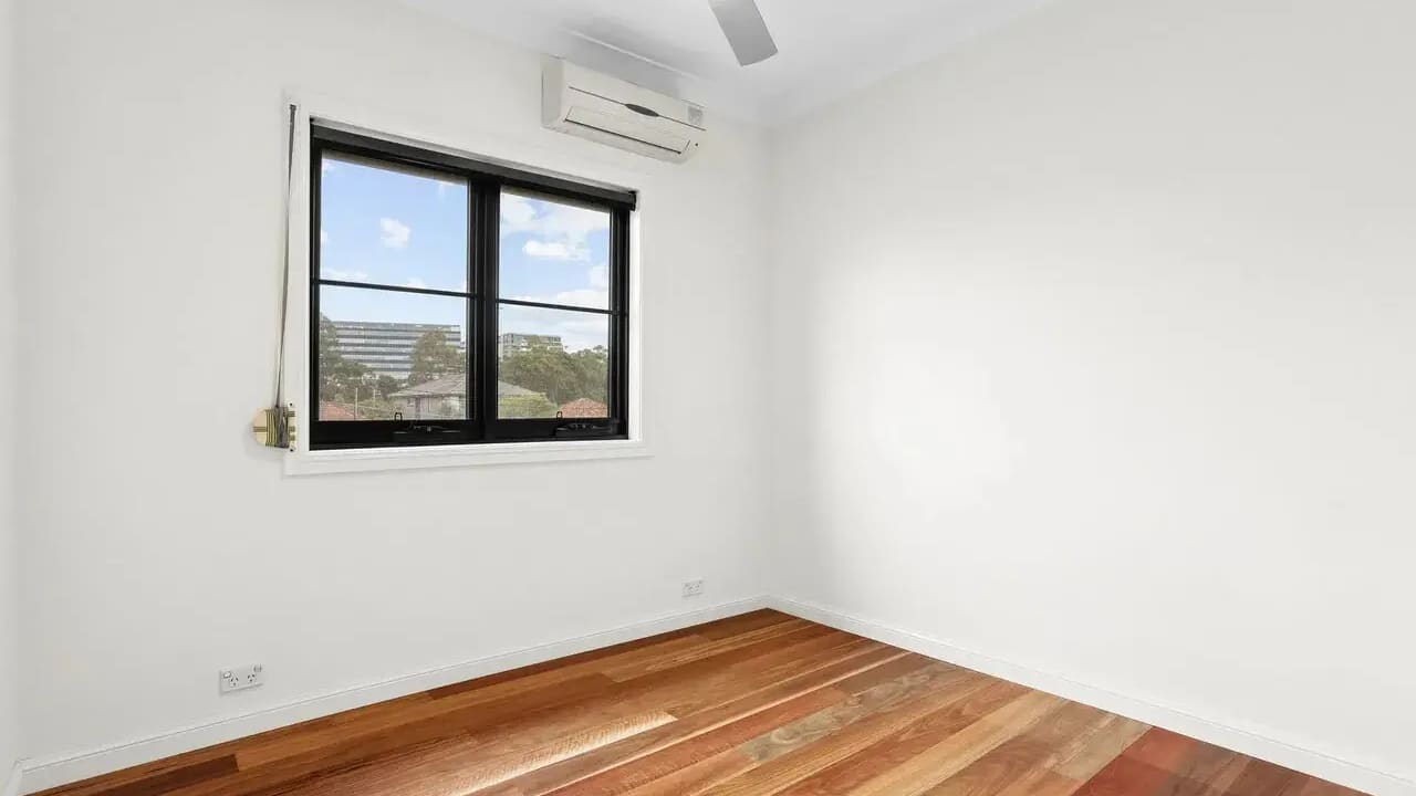 Unfurnished room in a share house