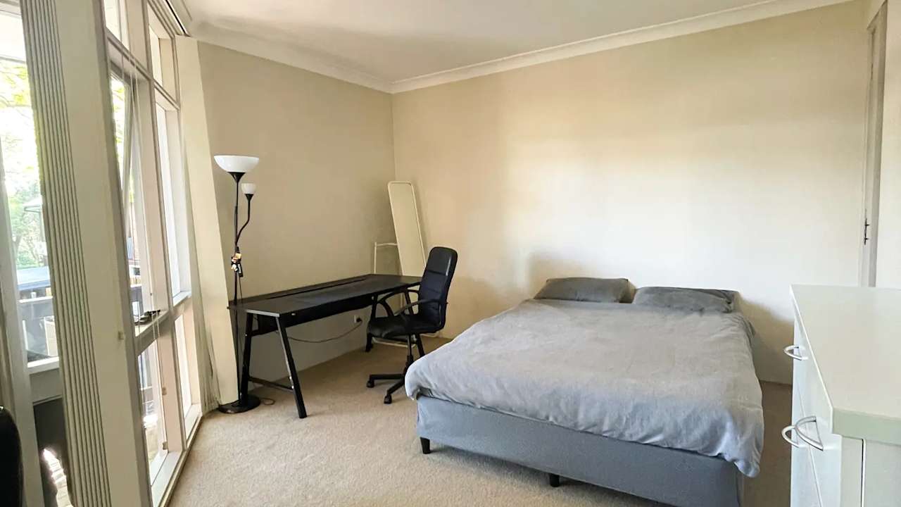 Furnished room in a share house