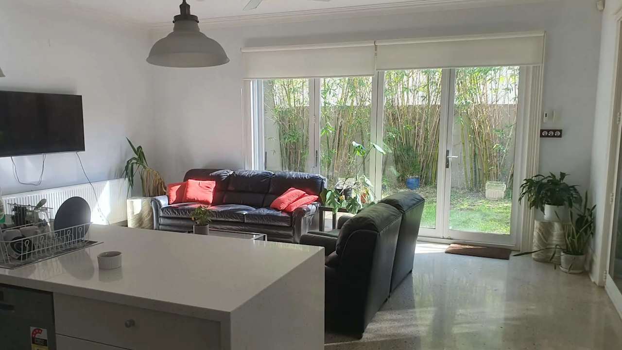 Room in a share house