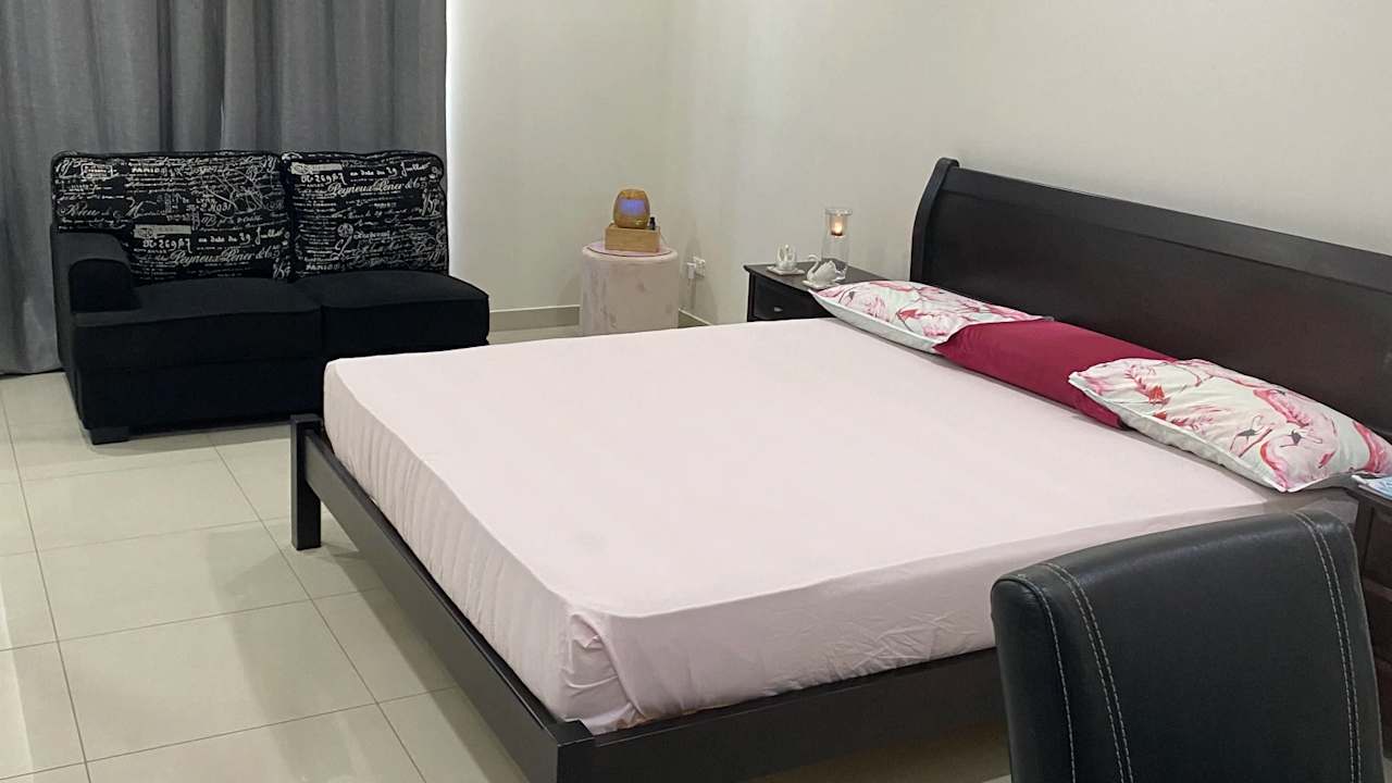Furnished room in a share house