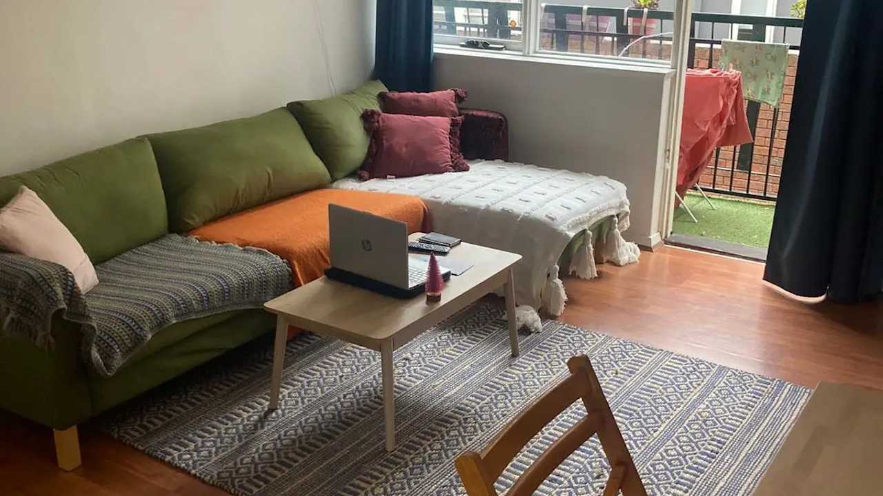 Furnished room in a flatshare