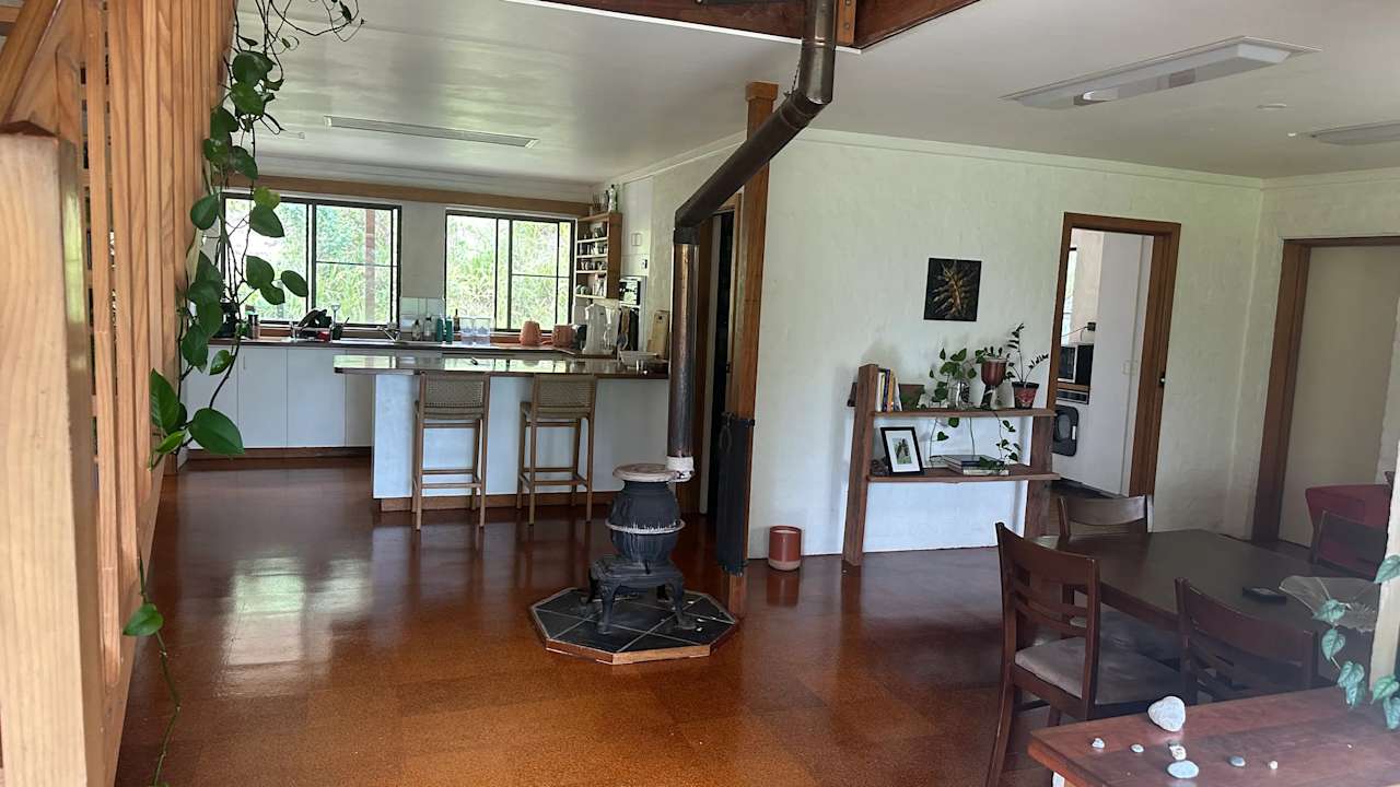 Room in a share house