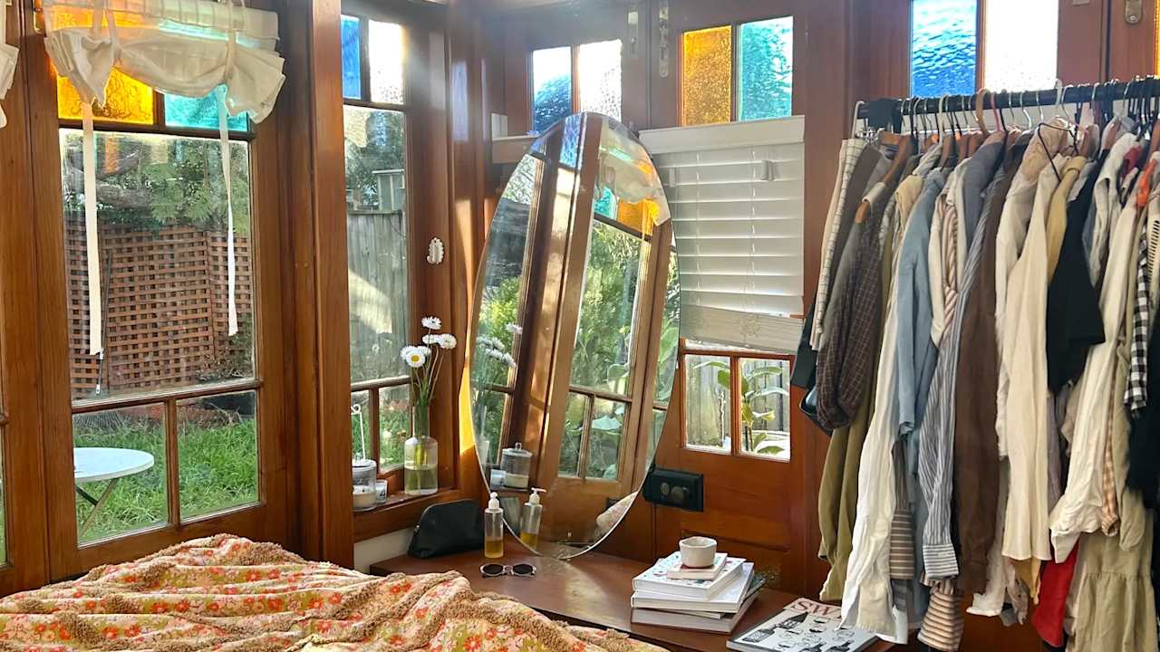 Furnished room in a share house