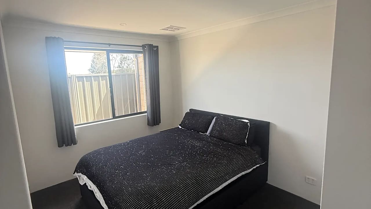 Room in a share house