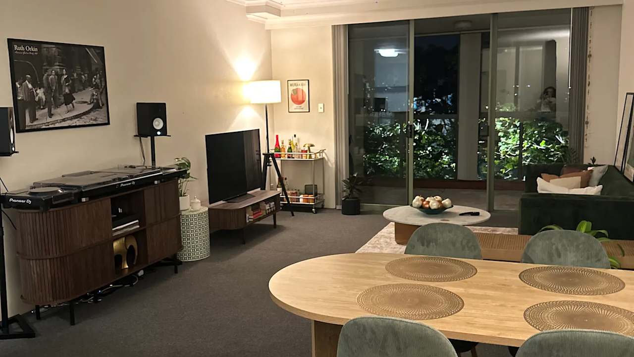 Unfurnished room with own bathroom