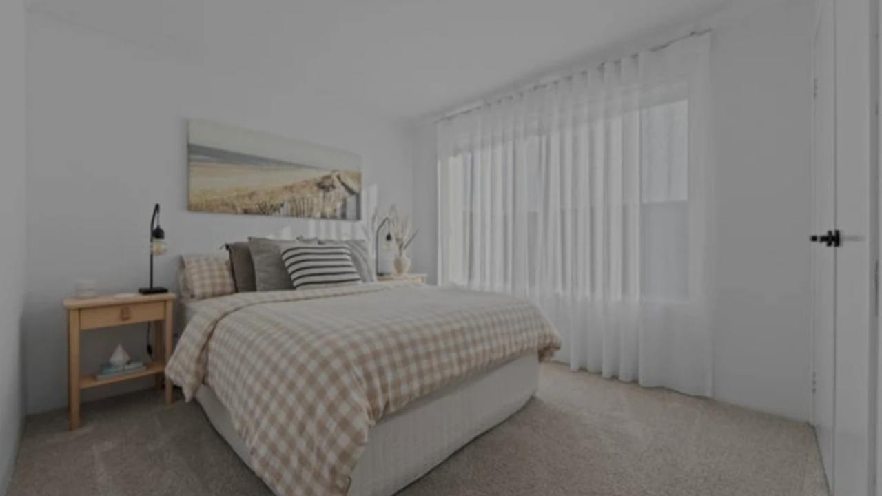 Unfurnished room with own bathroom