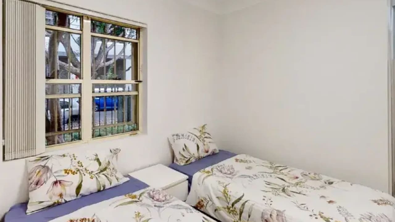 Furnished room with ensuite in a flatshare